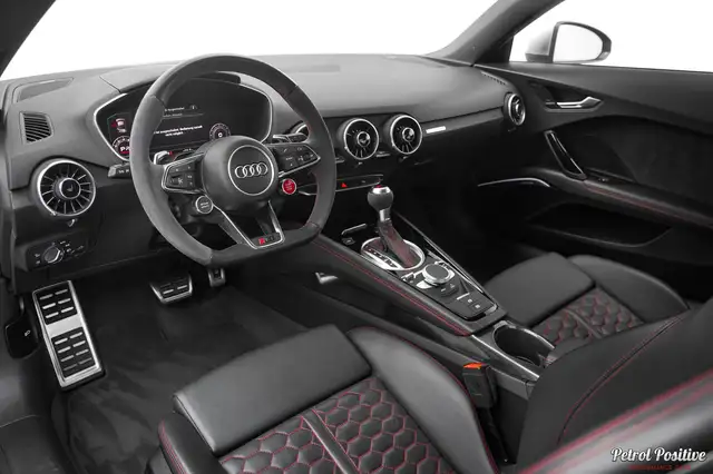 Audi TT RS Coupé S-tronic / 2022 / ERSTBESITZ / Ö-BESTPREIS Ansicht 32