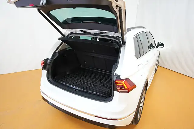 Volkswagen Tiguan view 9