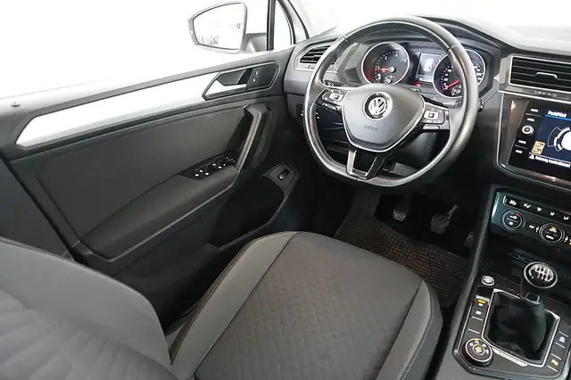 Volkswagen Tiguan view 11