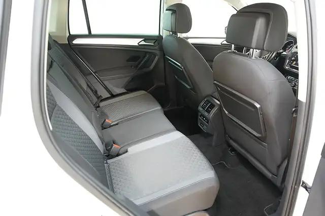 Volkswagen Tiguan view 13