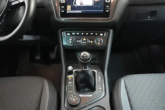 Volkswagen Tiguan view 16