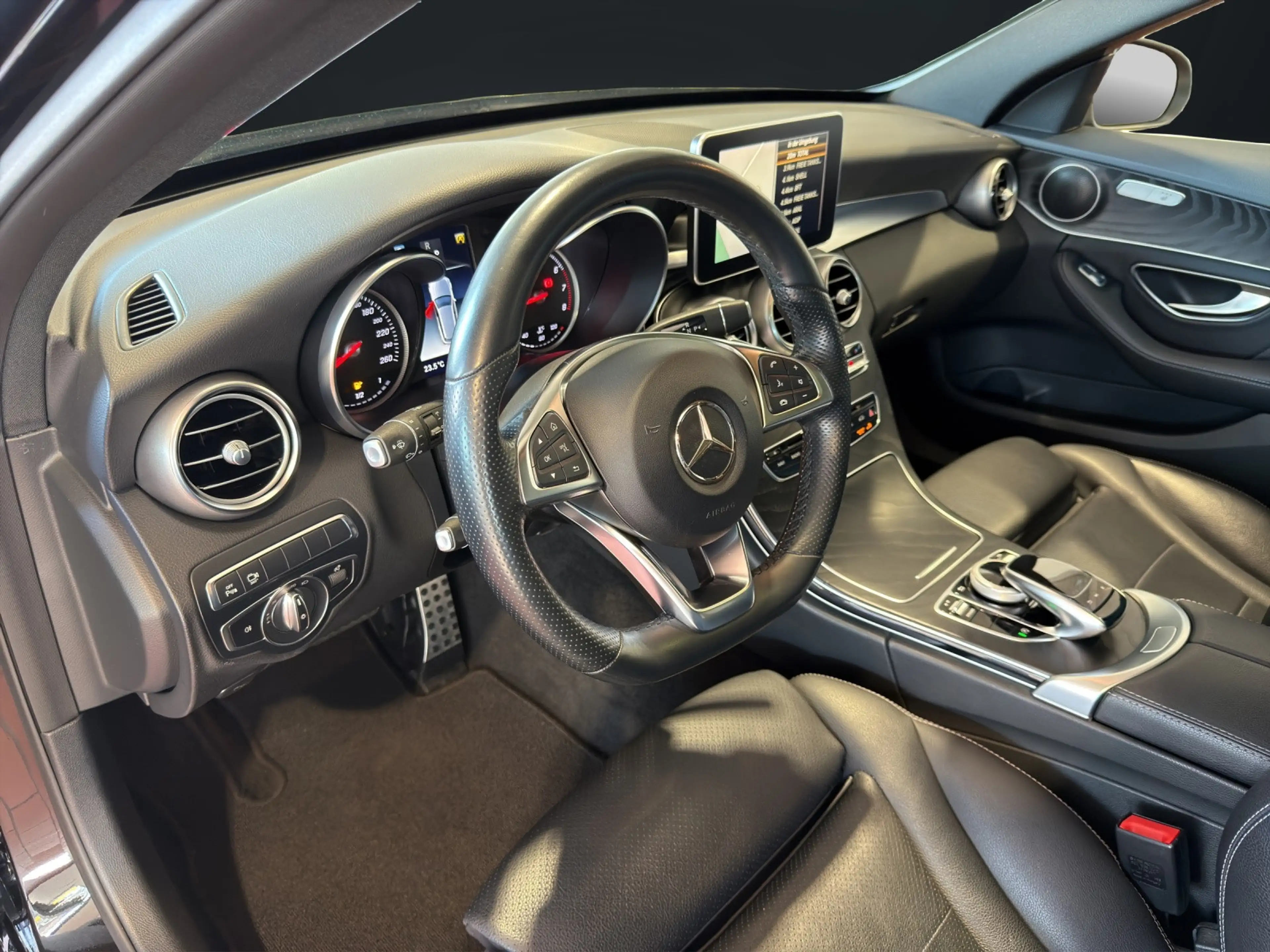 Mercedes-Benz C 400 4Matic T | AMG-Line | Pano | Comand — photo 11