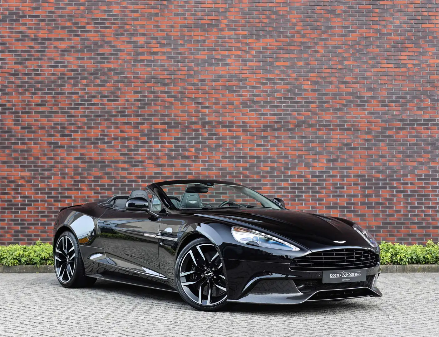 Aston Martin Vanquish Volante 6.0 V12 Touchtronic 2+2 *B&O*Camera*Carbon Black - 1