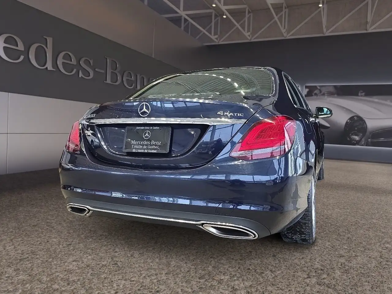 Mercedes-Benz C-Class снимка Mercedes-Benz C-Class