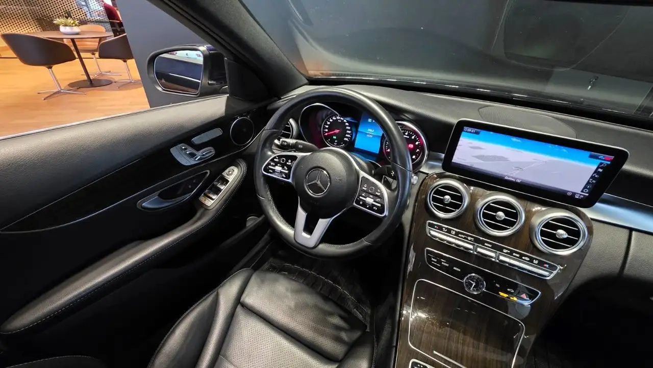 Mercedes-Benz C-Class снимка Mercedes-Benz C-Class