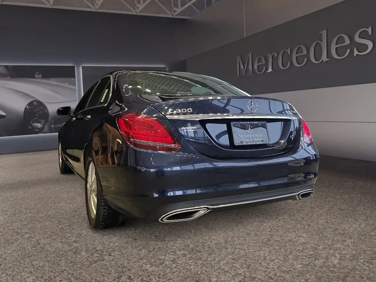 Mercedes-Benz C-Class снимка Mercedes-Benz C-Class