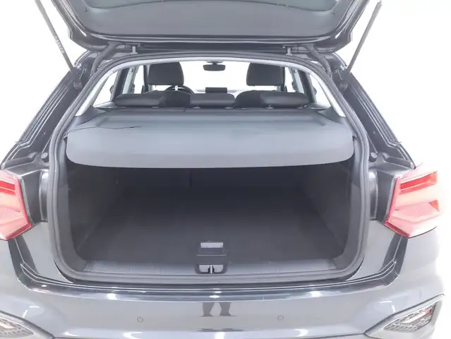 Audi Q2 view 14