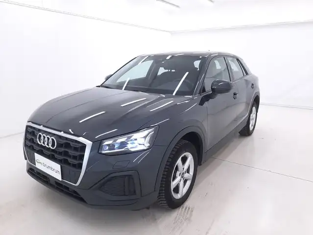 Audi Q2 view 9