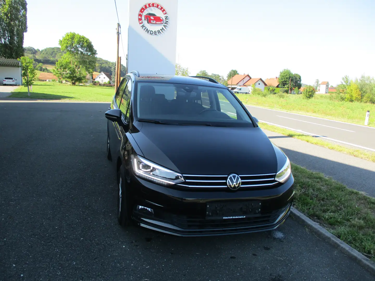 Volkswagen Touran Nero - 1