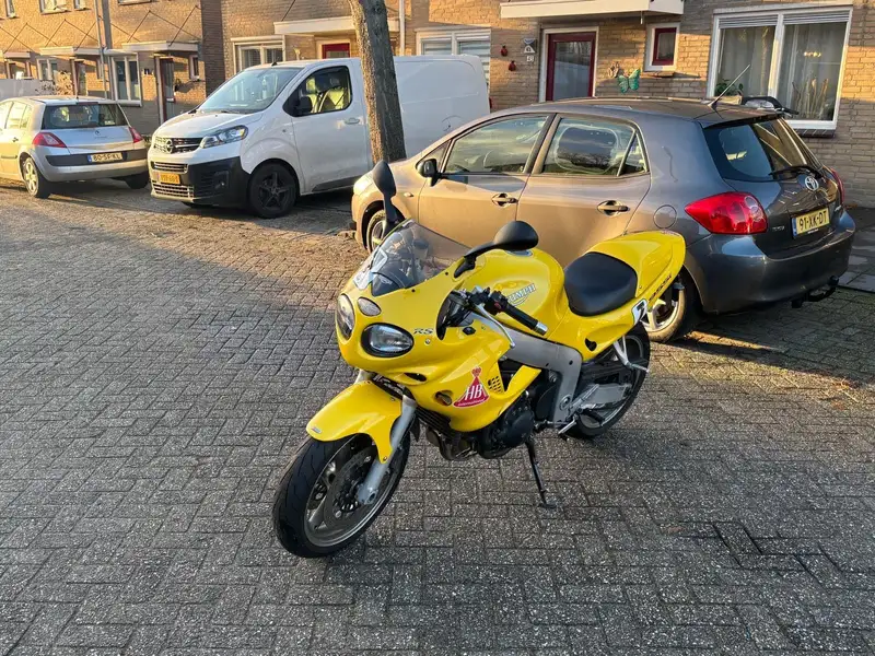 Triumph Sprint RS - foto 3