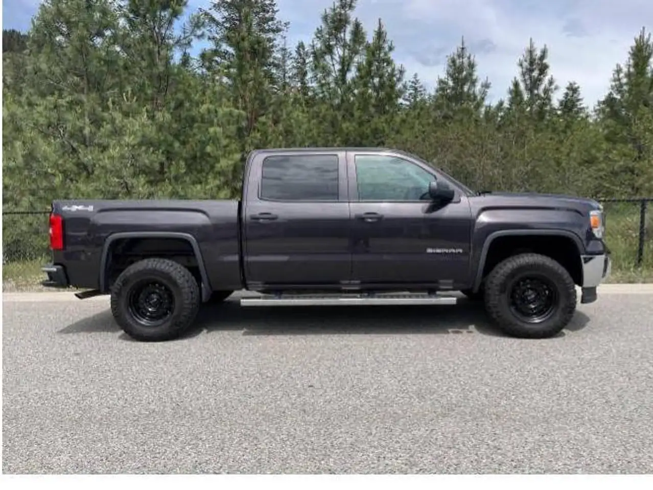 GMC Sierra 1500 photo GMC Sierra 1500