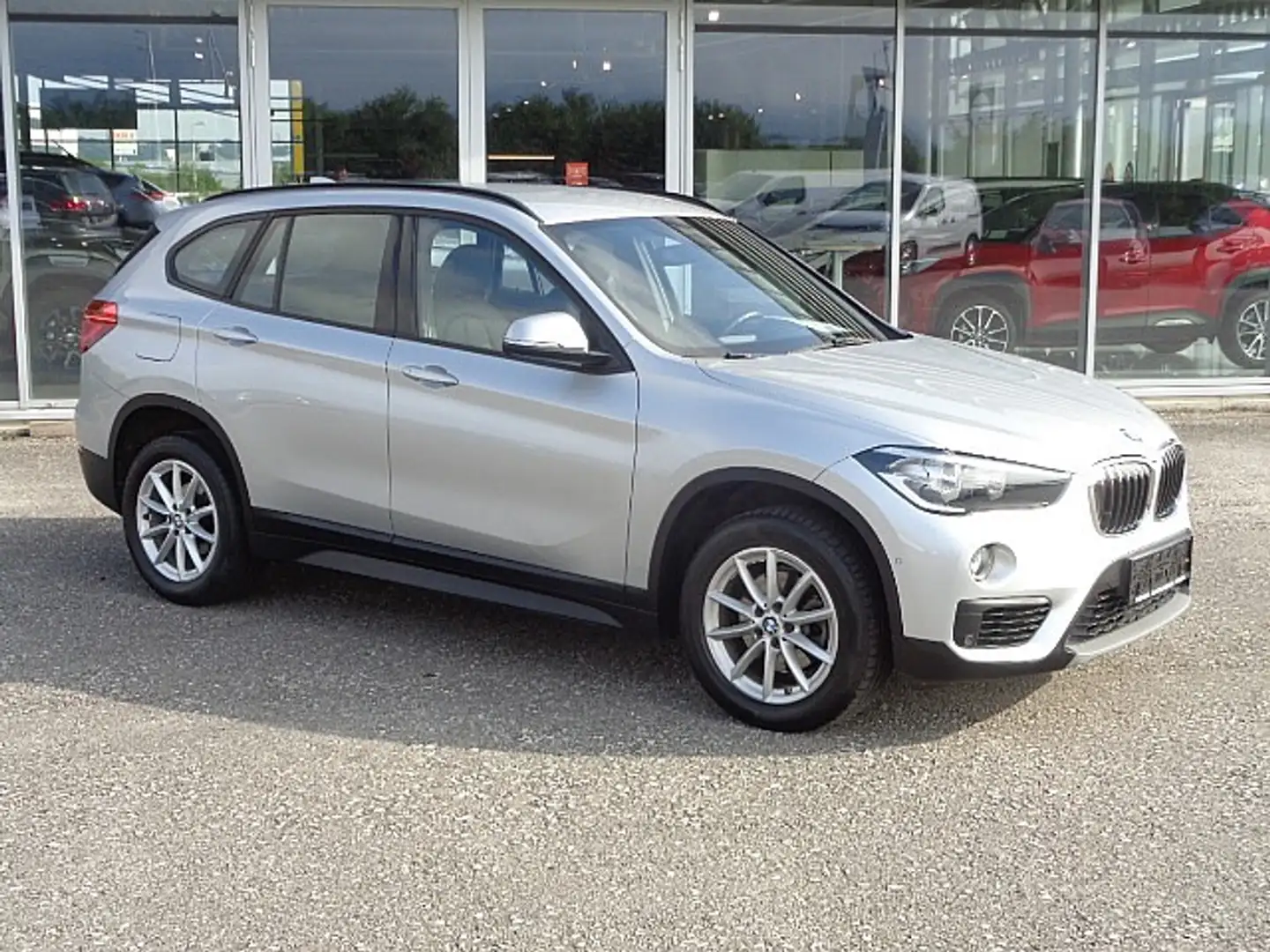 BMW X1 sDrive20d Advantage *Navi *Leder Zilver - 2
