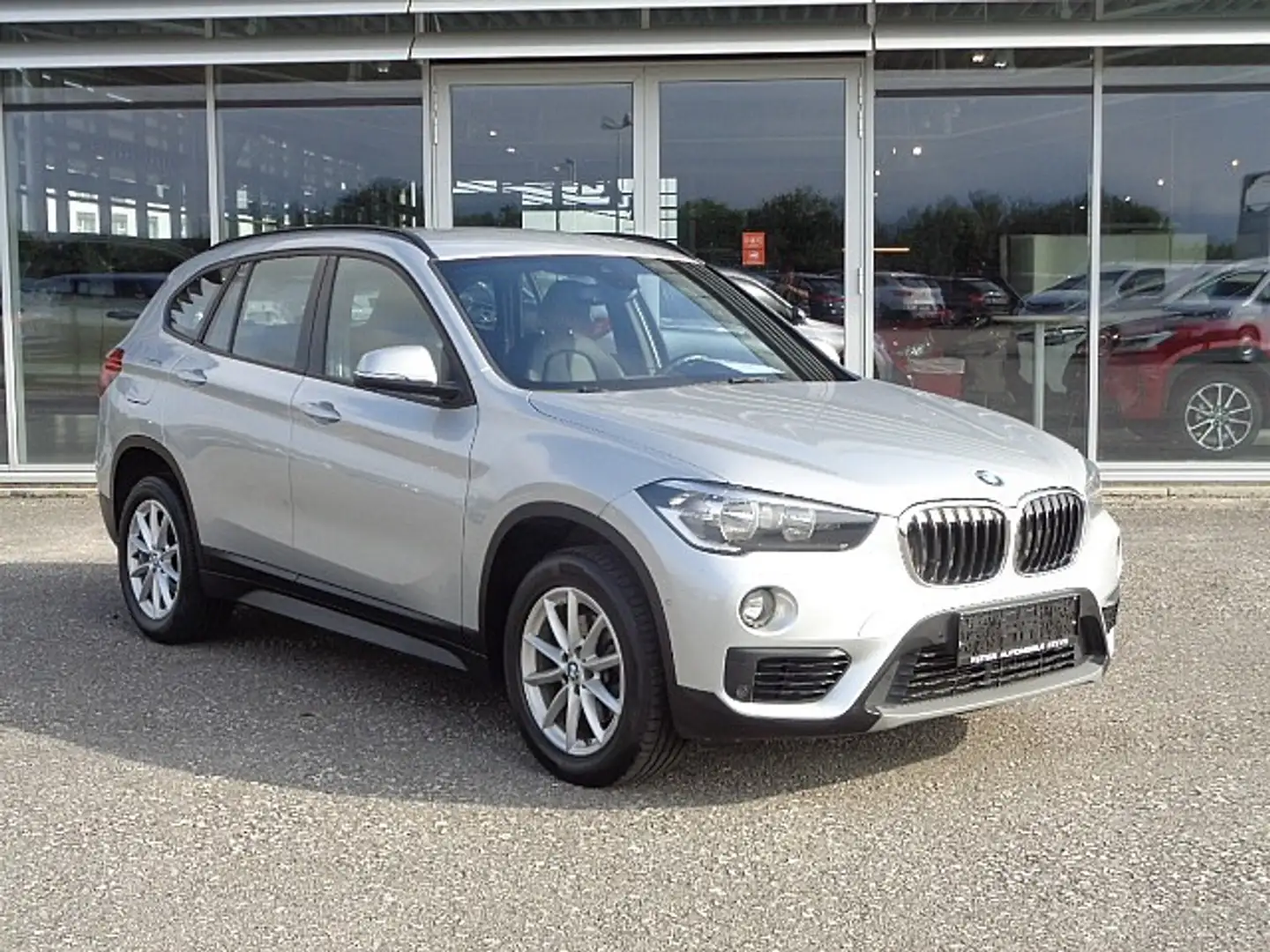 BMW X1 sDrive20d Advantage *Navi *Leder Zilver - 1