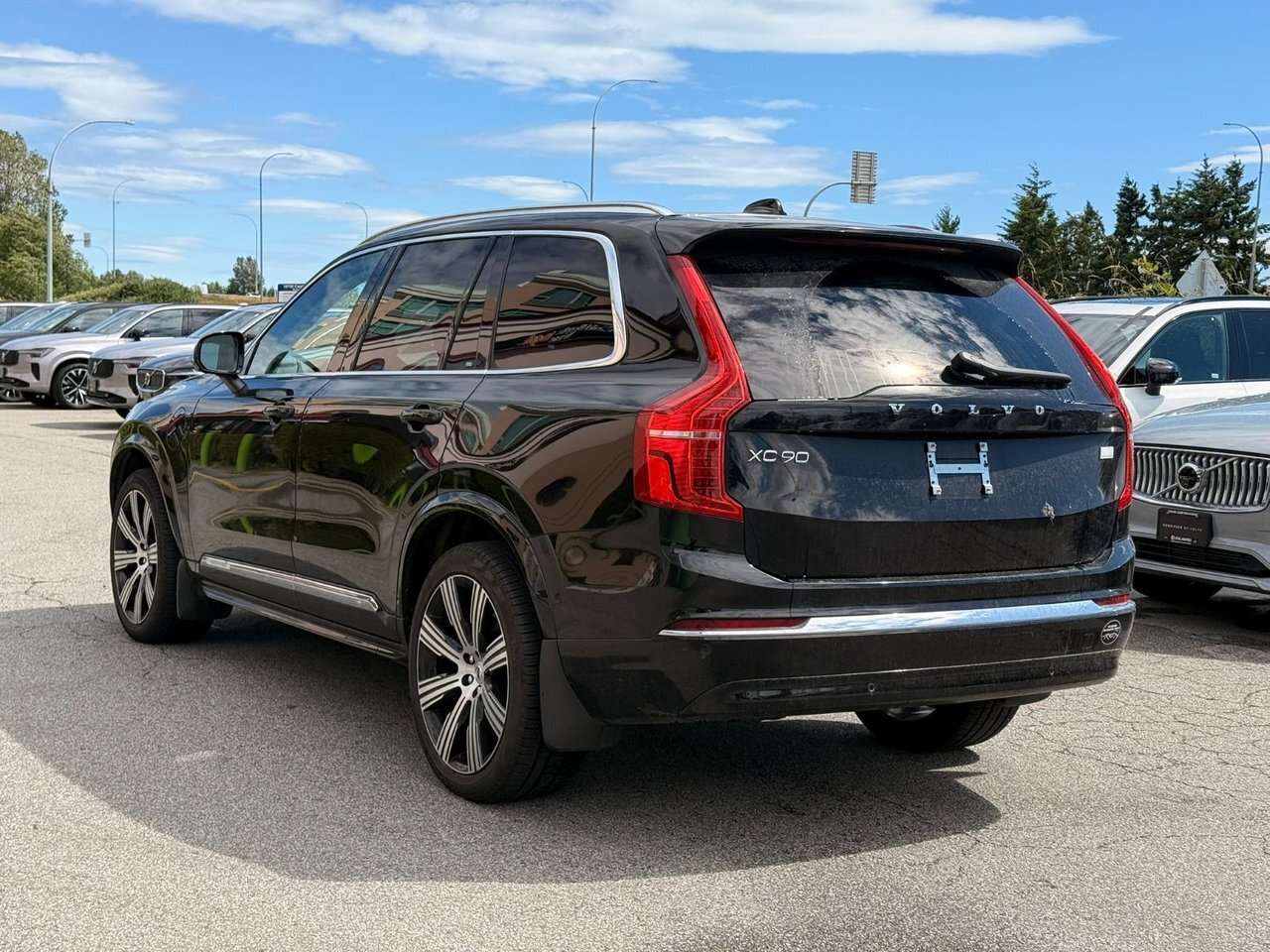 2024 Volvo XC90 Plus Bright Theme Local One-Owner | Accident-Free alt 4