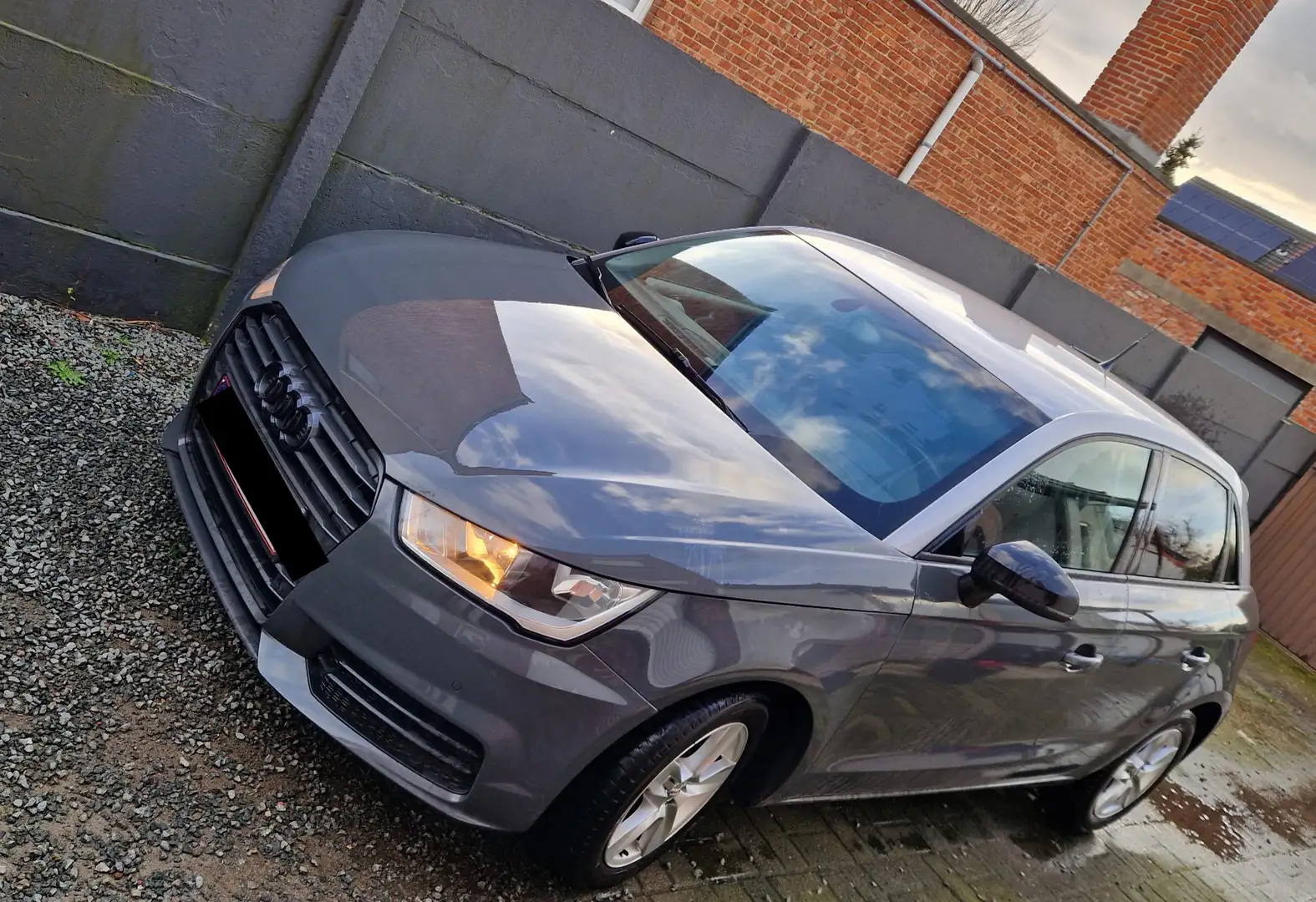 Audi A1 A1 1.0 TFSI ultra Sportback Gris - 2