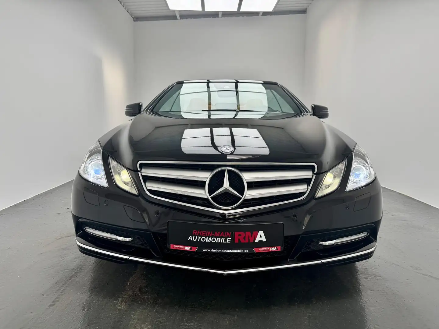 Mercedes-Benz E 200 CGI BlueEfficiency 1.8 CGI+BI-XENON+2.HAND Siyah - 2