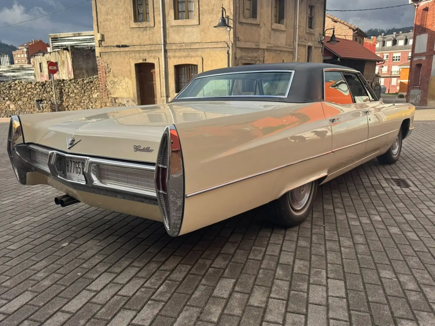 Cadillac Deville Berlina Automático de 4 Puertas Beige - 2