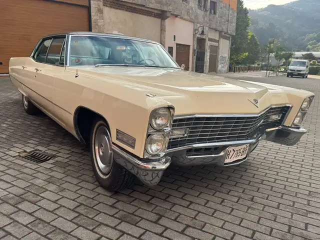 Cadillac Deville Berlina Automático de 4 Puertas