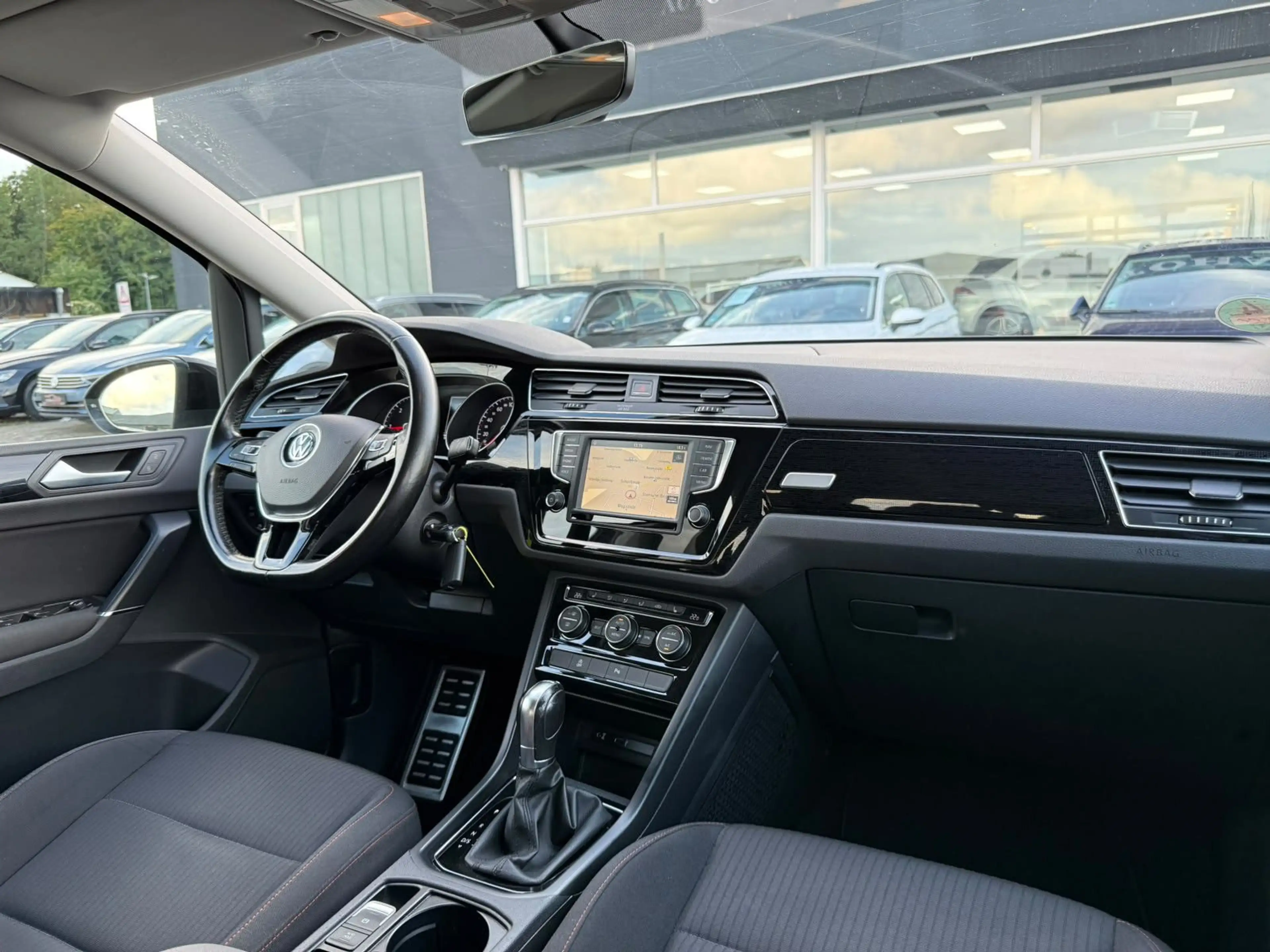 Volkswagen Touran 1.6 TDI"DSG"Sound"7SITZE"ACC"NAVI"PDC" — photo 14