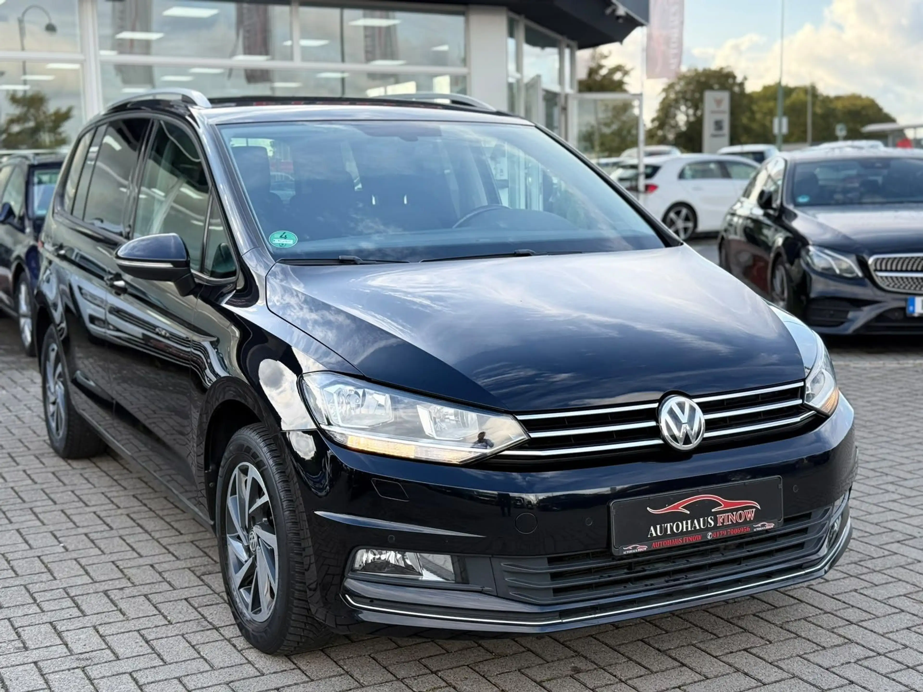 Volkswagen Touran 1.6 TDI"DSG"Sound"7SITZE"ACC"NAVI"PDC" — photo 2