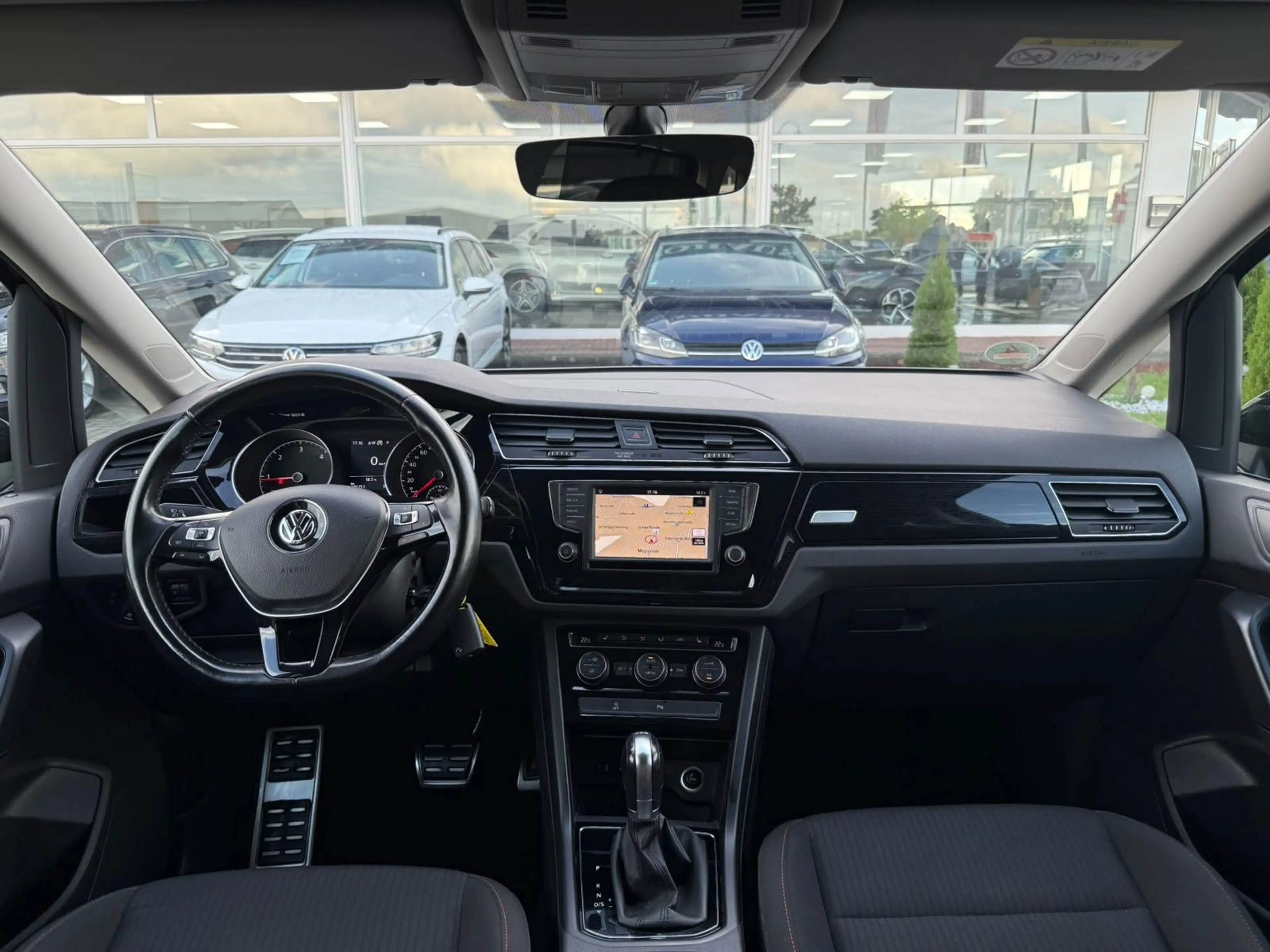 Volkswagen Touran 1.6 TDI"DSG"Sound"7SITZE"ACC"NAVI"PDC" — photo 11