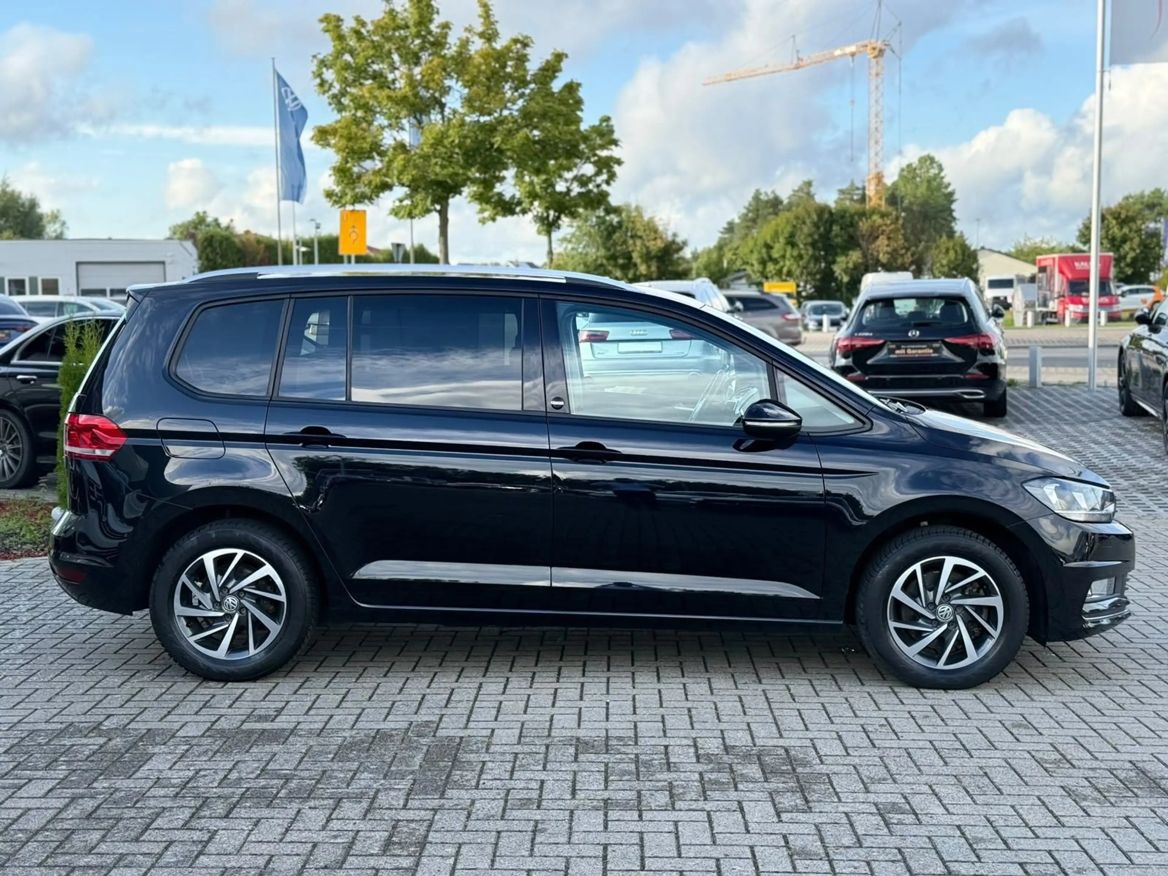Volkswagen Touran 1.6 TDI"DSG"Sound"7SITZE"ACC"NAVI"PDC" — photo 8