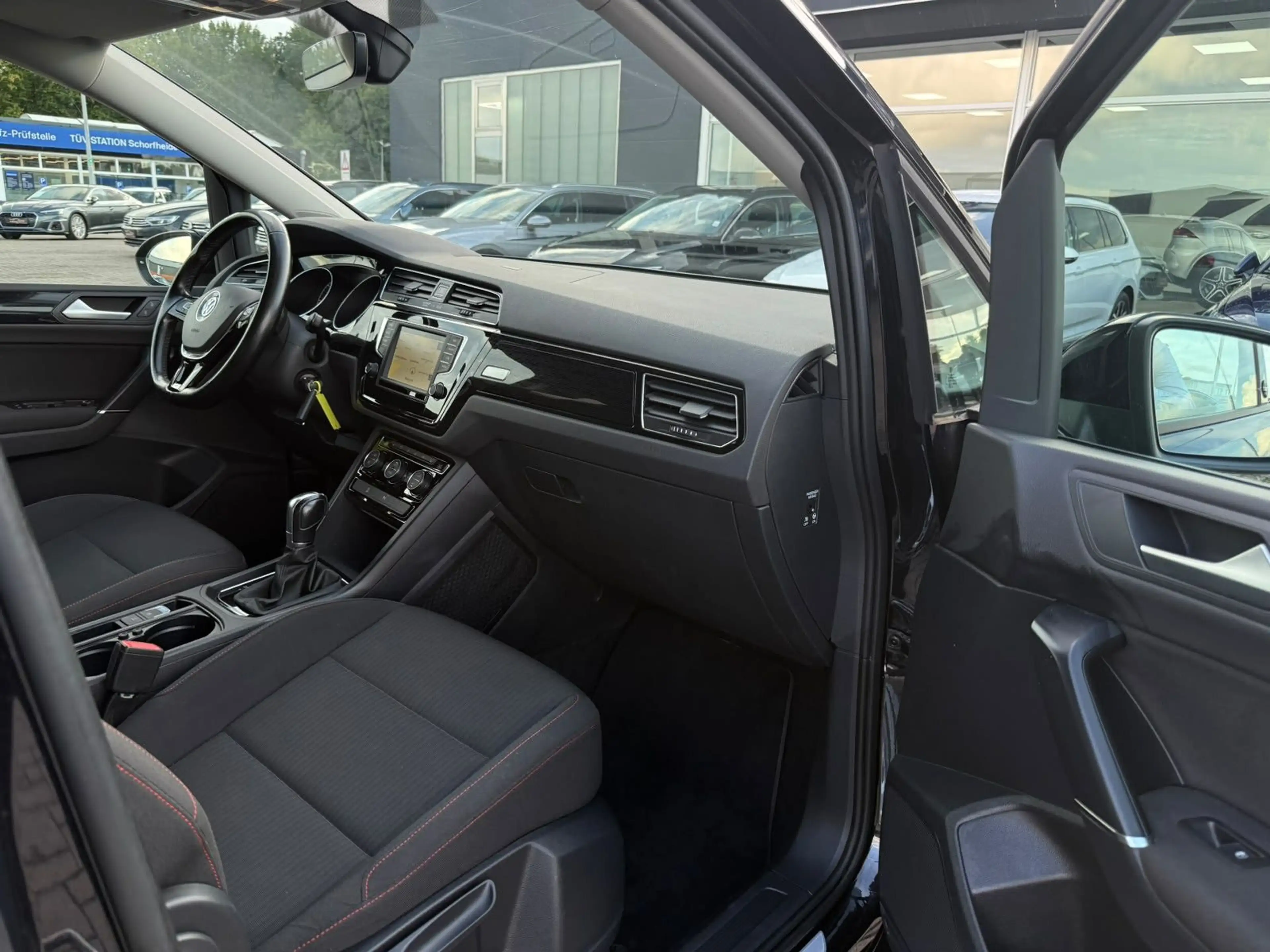 Volkswagen Touran 1.6 TDI"DSG"Sound"7SITZE"ACC"NAVI"PDC" — photo 15
