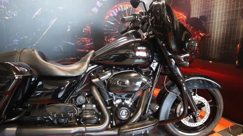Harley-Davidson Tour Glide - foto 4