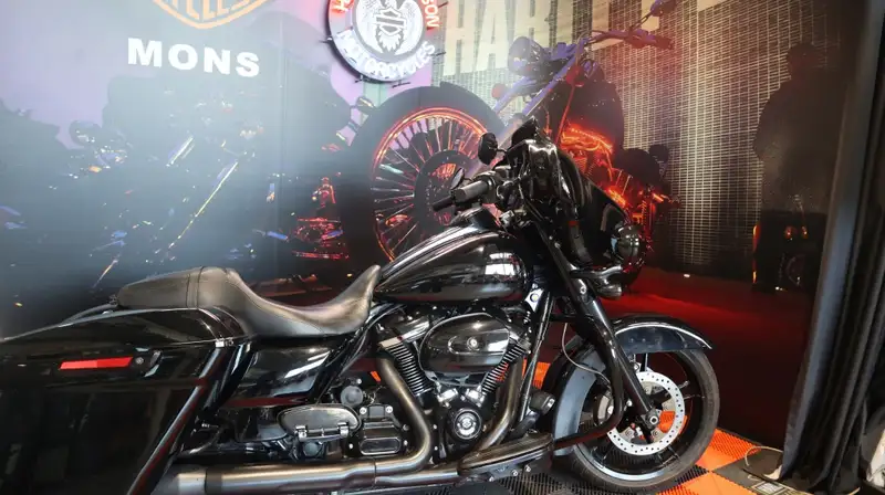 Harley-Davidson Tour Glide - foto 6