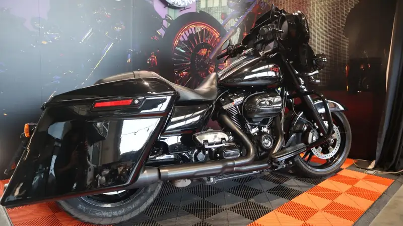 Harley-Davidson Tour Glide - foto 8