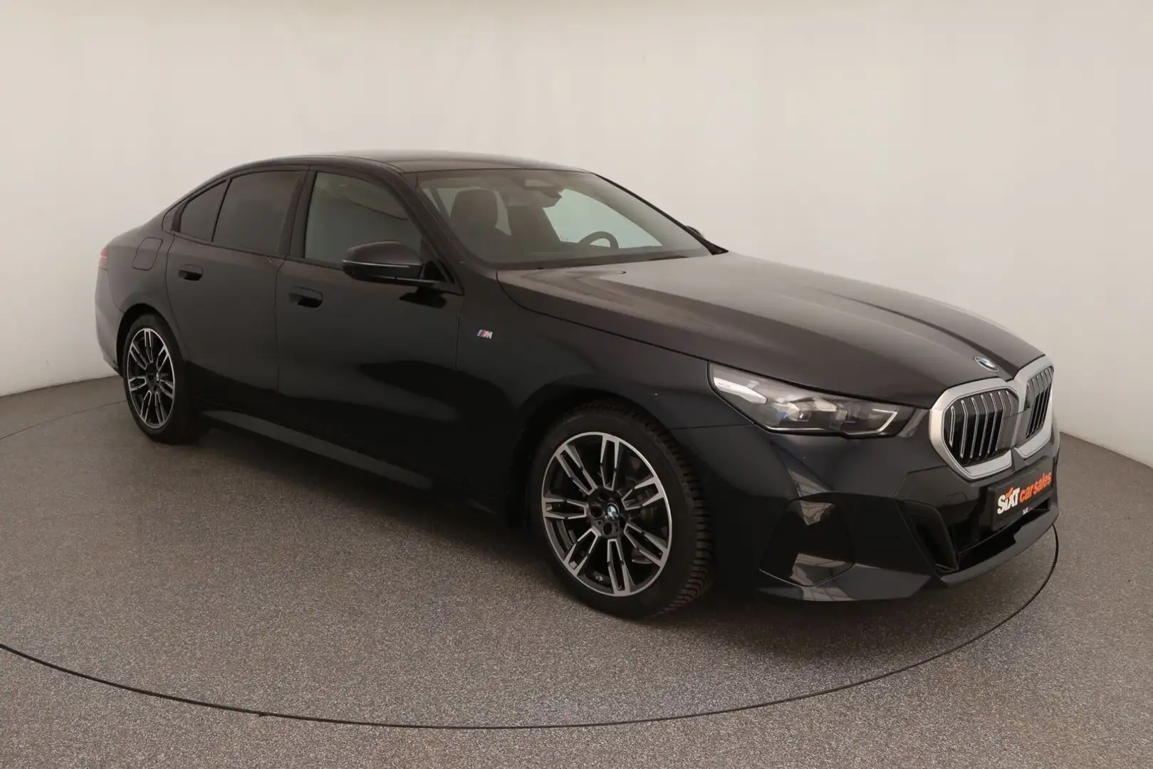 BMW 520 d xDr. M Sport Lüft|harman|PA+360°|el.S|4xSHZ Schwarz - 1
