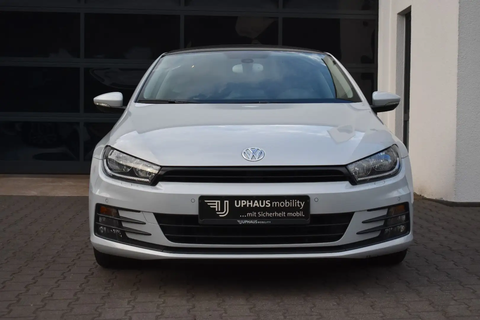 Volkswagen Scirocco 2,0 TSI DSG*Panorama*BI-Xenon*Carplay Срібний - 2