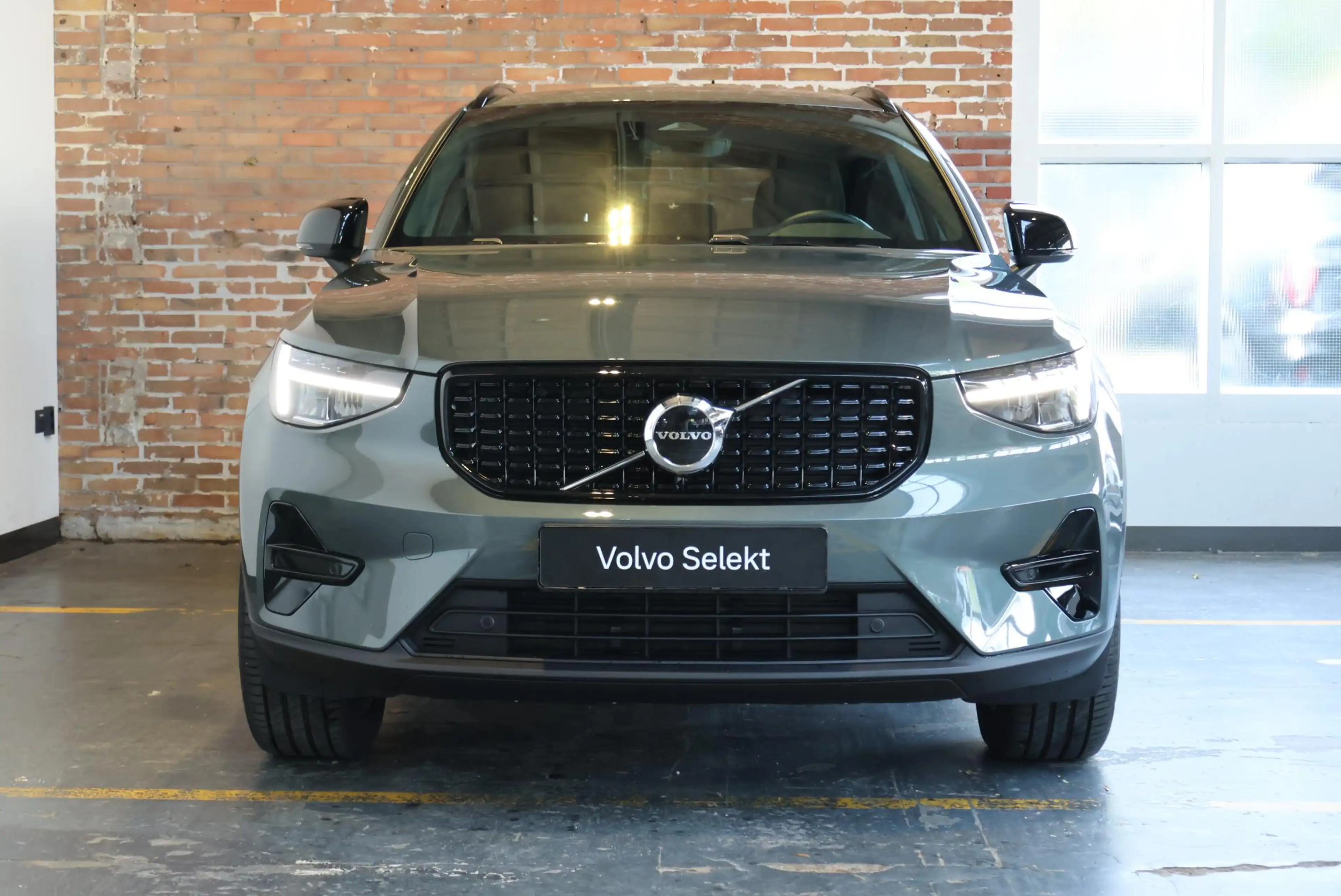 Volvo XC40 B4 Plus Dark |Semi-Electrische Wegklapbare Trekhaa — photo 5