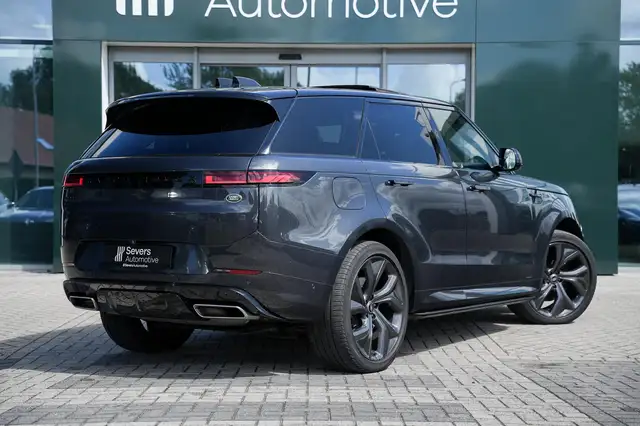 Land Rover Range Rover Sport view 3