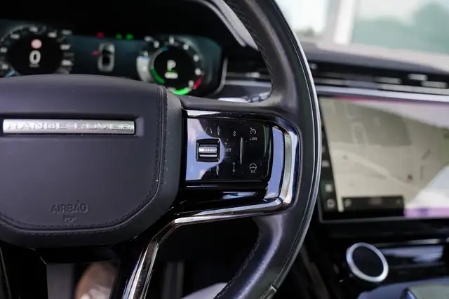 Land Rover Range Rover Sport view 12