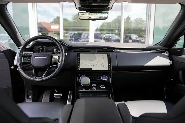 Land Rover Range Rover Sport view 4