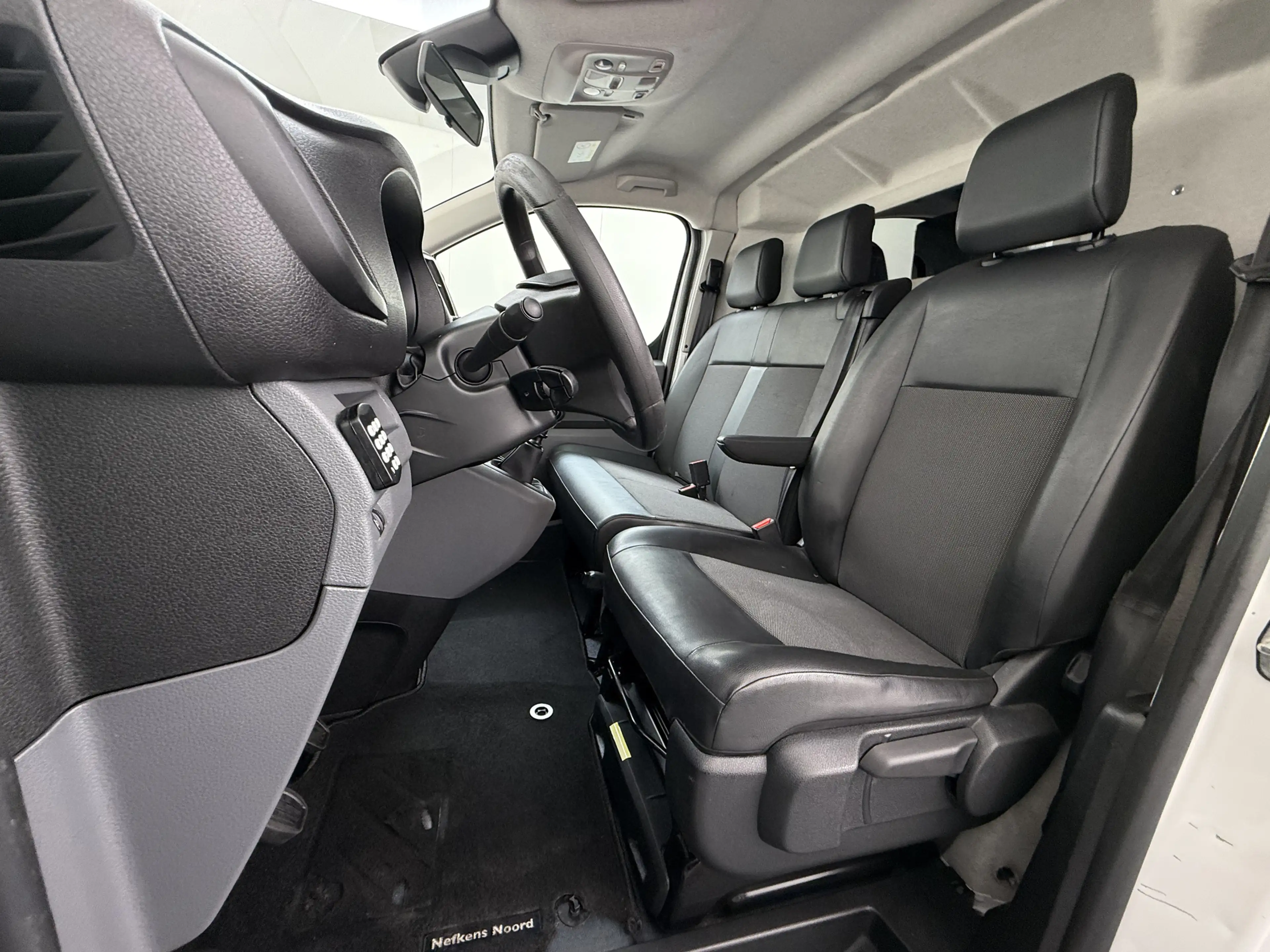 Peugeot Expert 2.0HDI 123PK 3-Persoons Euro 6 Imperiaal 2X Schuif — photo 9