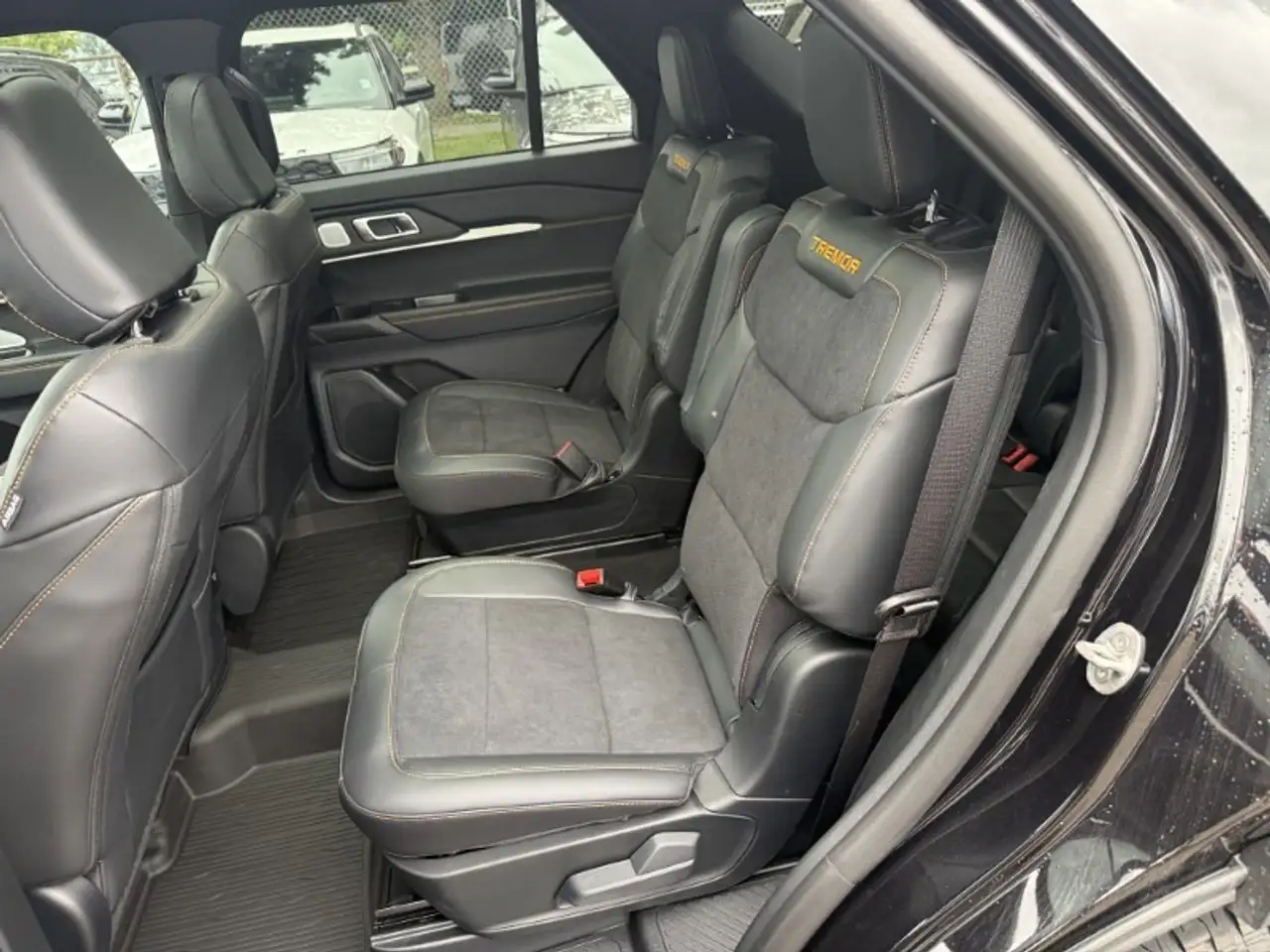 Ford Explorer photo Ford Explorer