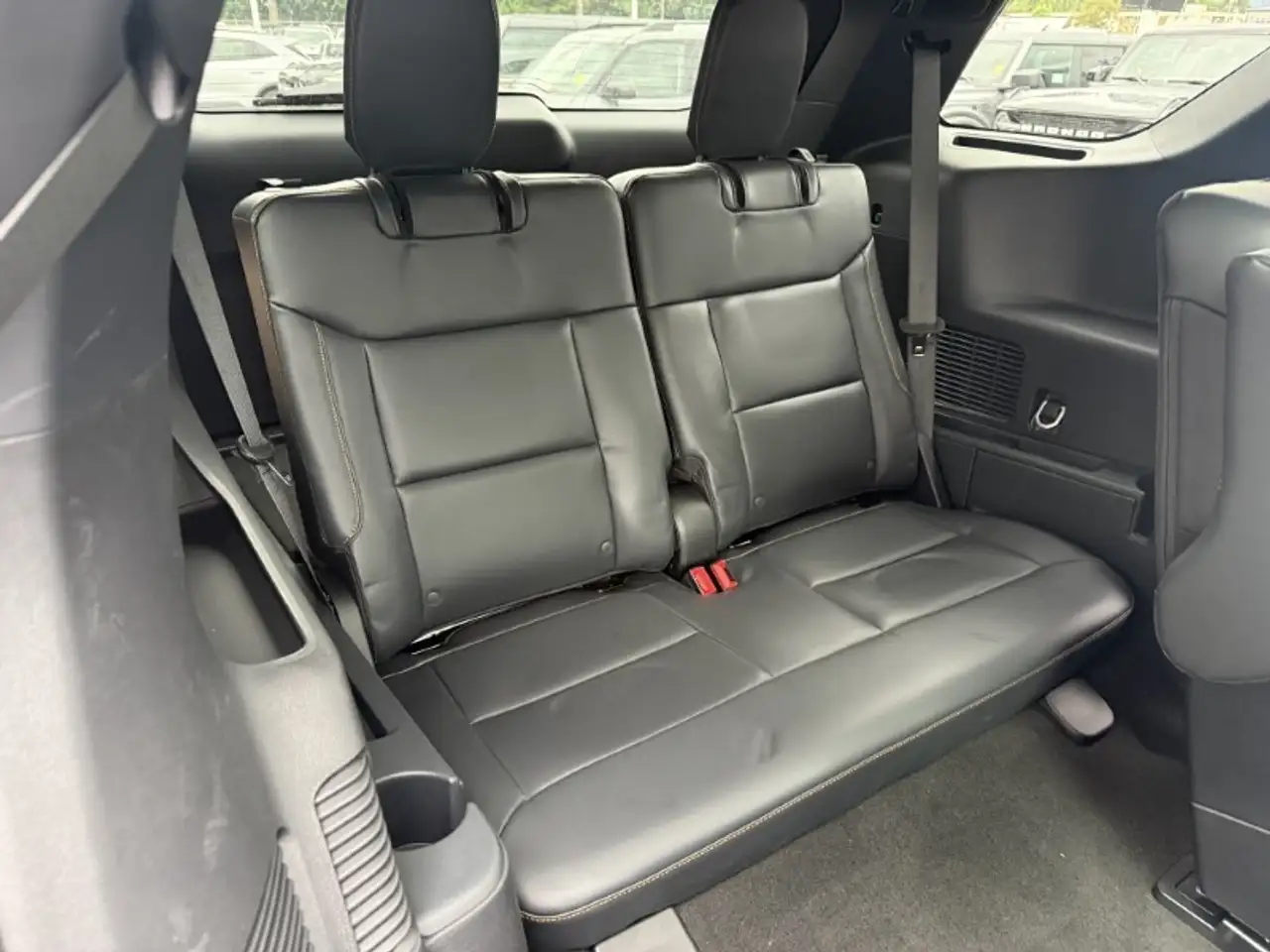 Ford Explorer photo Ford Explorer