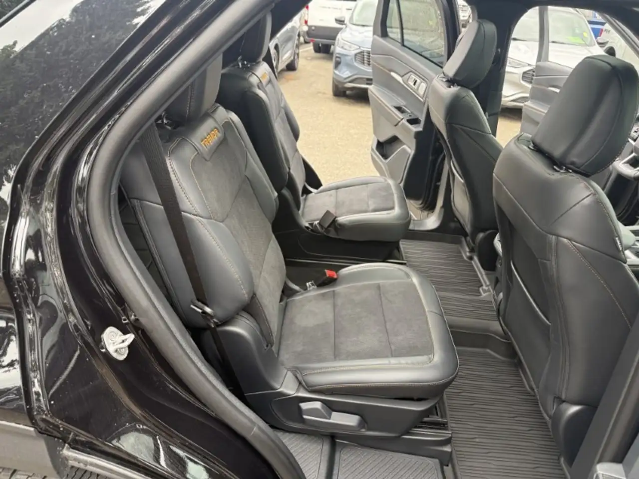 Ford Explorer photo Ford Explorer