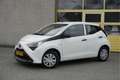 Toyota Aygo 1.0 VVT-i X-Fun BJ2020 Led | Audio | Airco | Stuur Wit - thumbnail 2