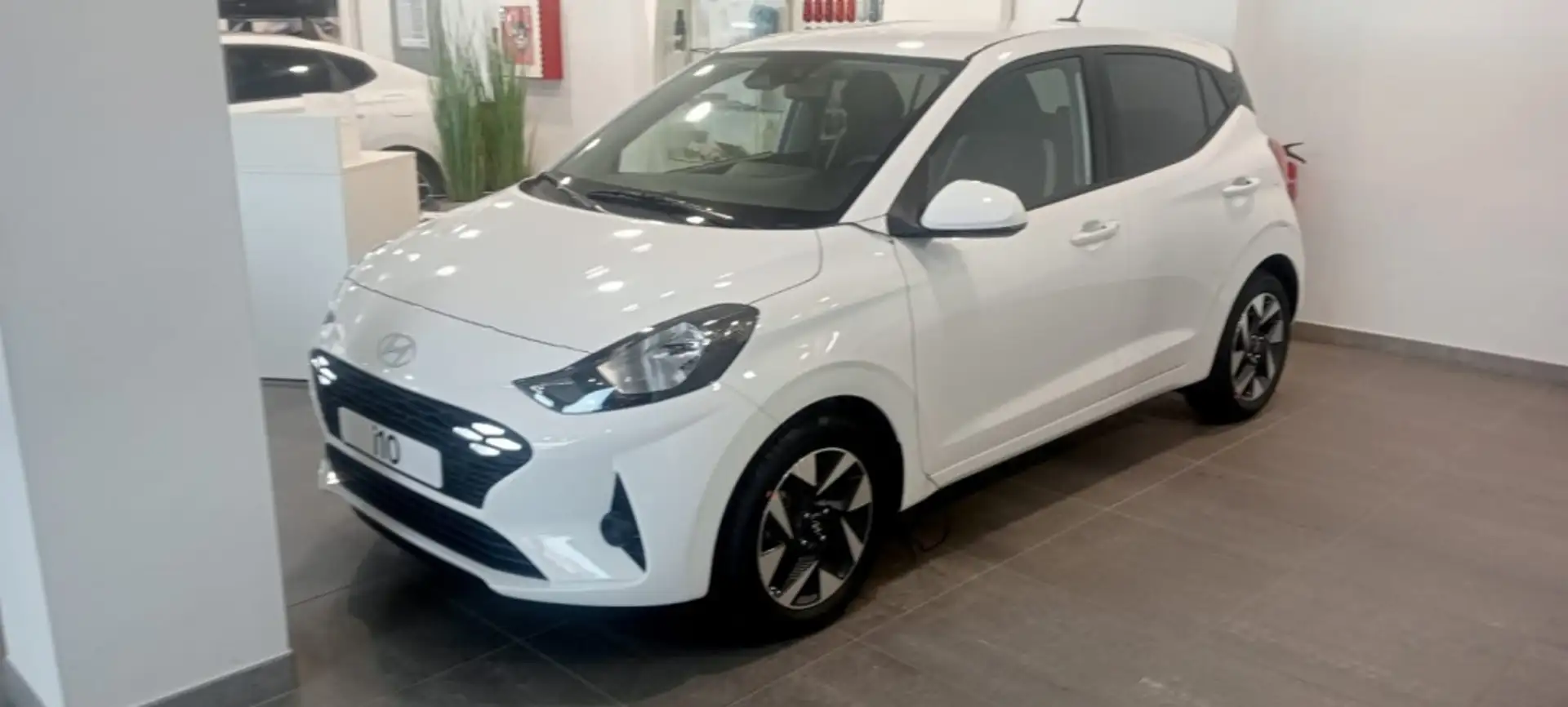 Hyundai i10 1.0 MPI Klass Wit - 1