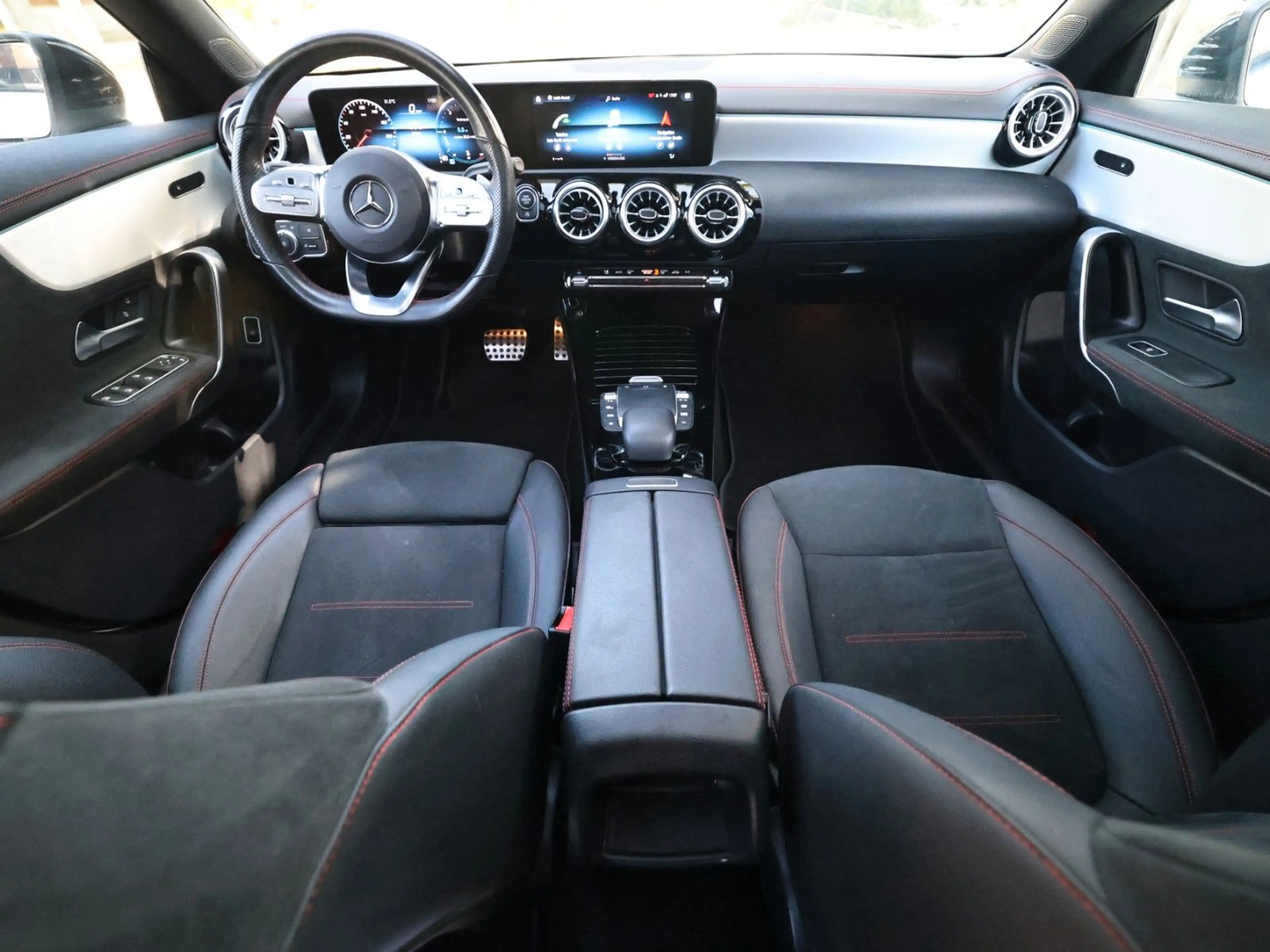 Mercedes-Benz CLA 220 d AMG,Night,Panorama,Ambiente,Kamera,LED — photo 10