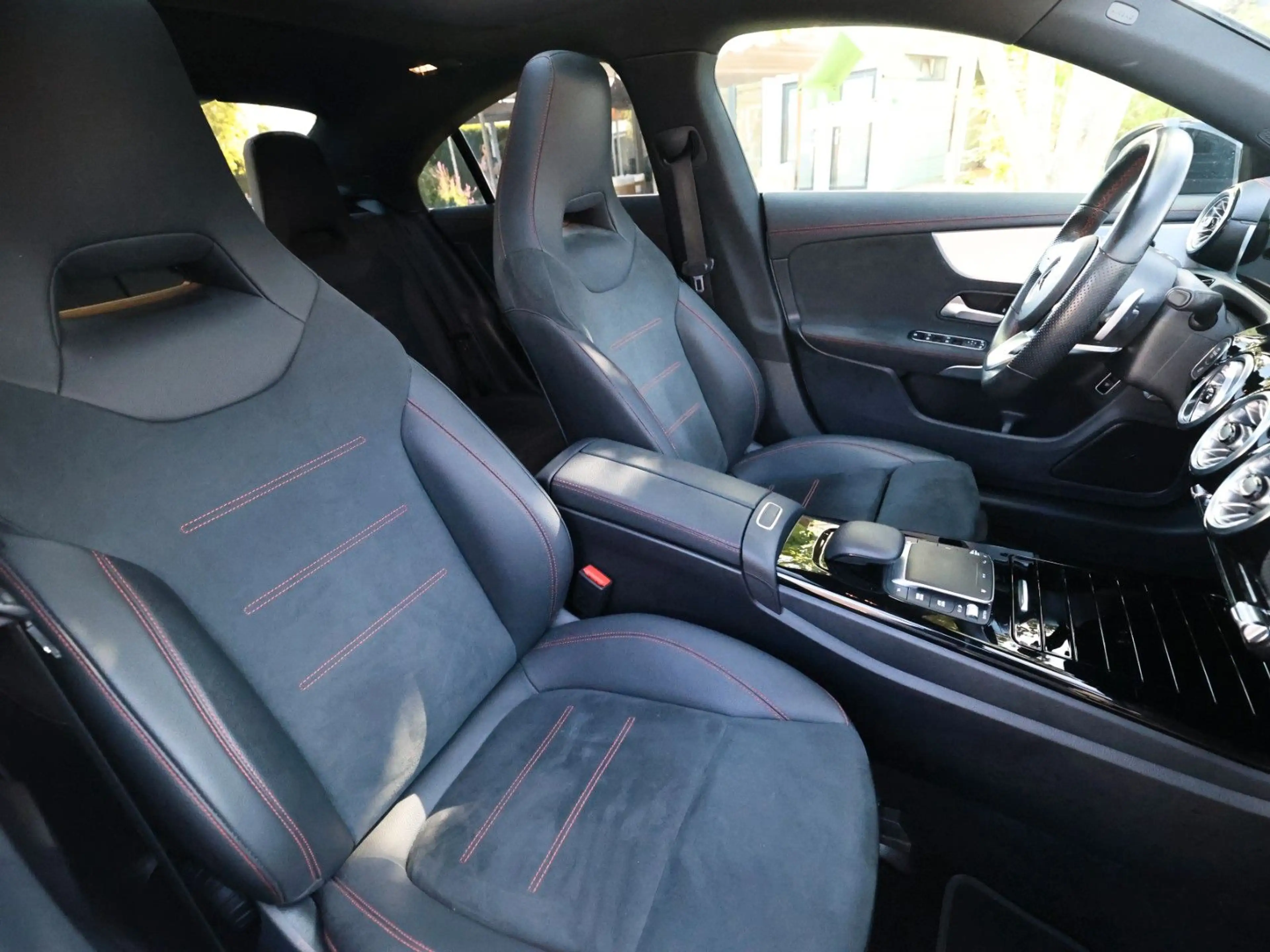 Mercedes-Benz CLA 220 d AMG,Night,Panorama,Ambiente,Kamera,LED — photo 14