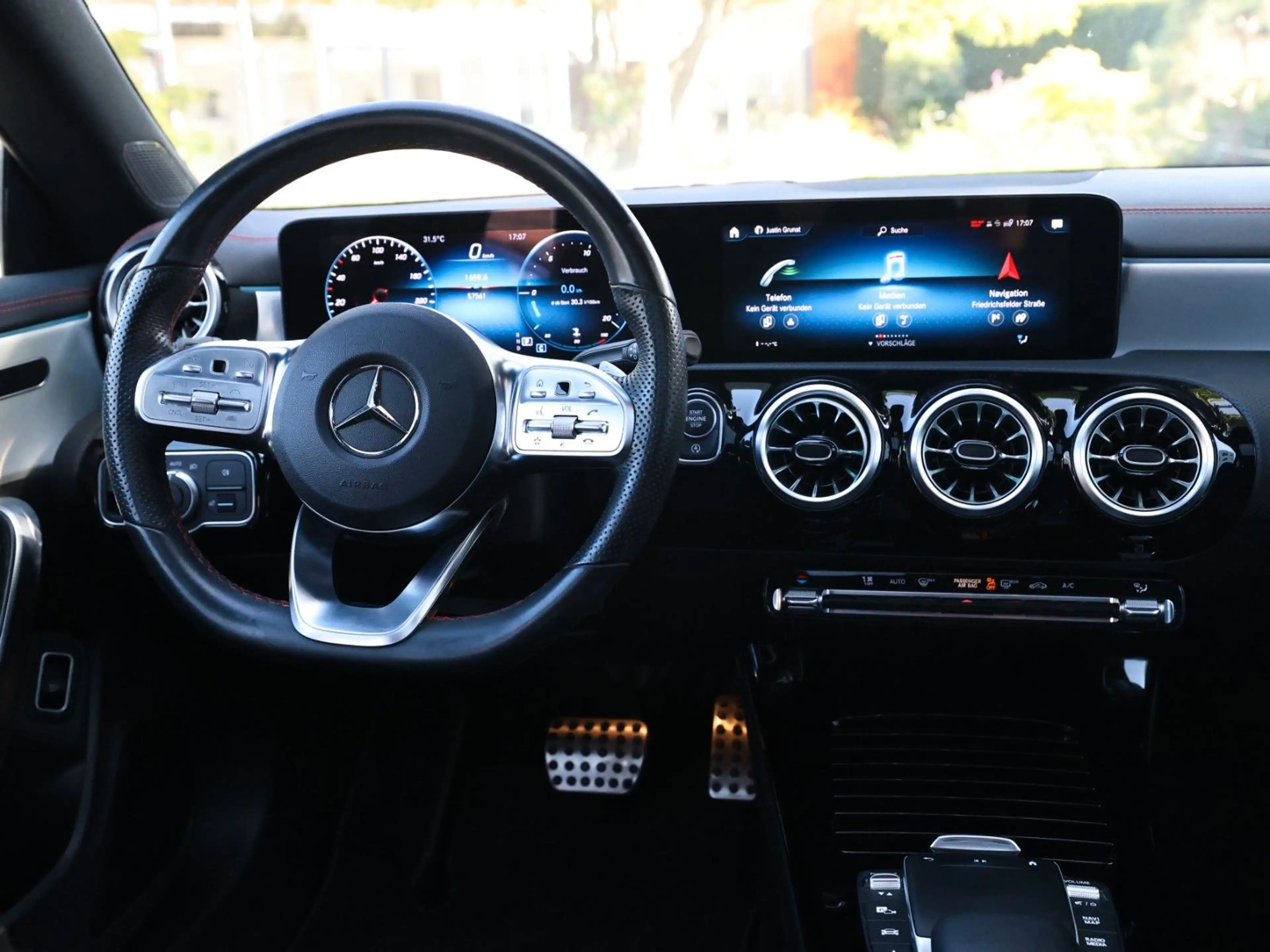 Mercedes-Benz CLA 220 d AMG,Night,Panorama,Ambiente,Kamera,LED — photo 11
