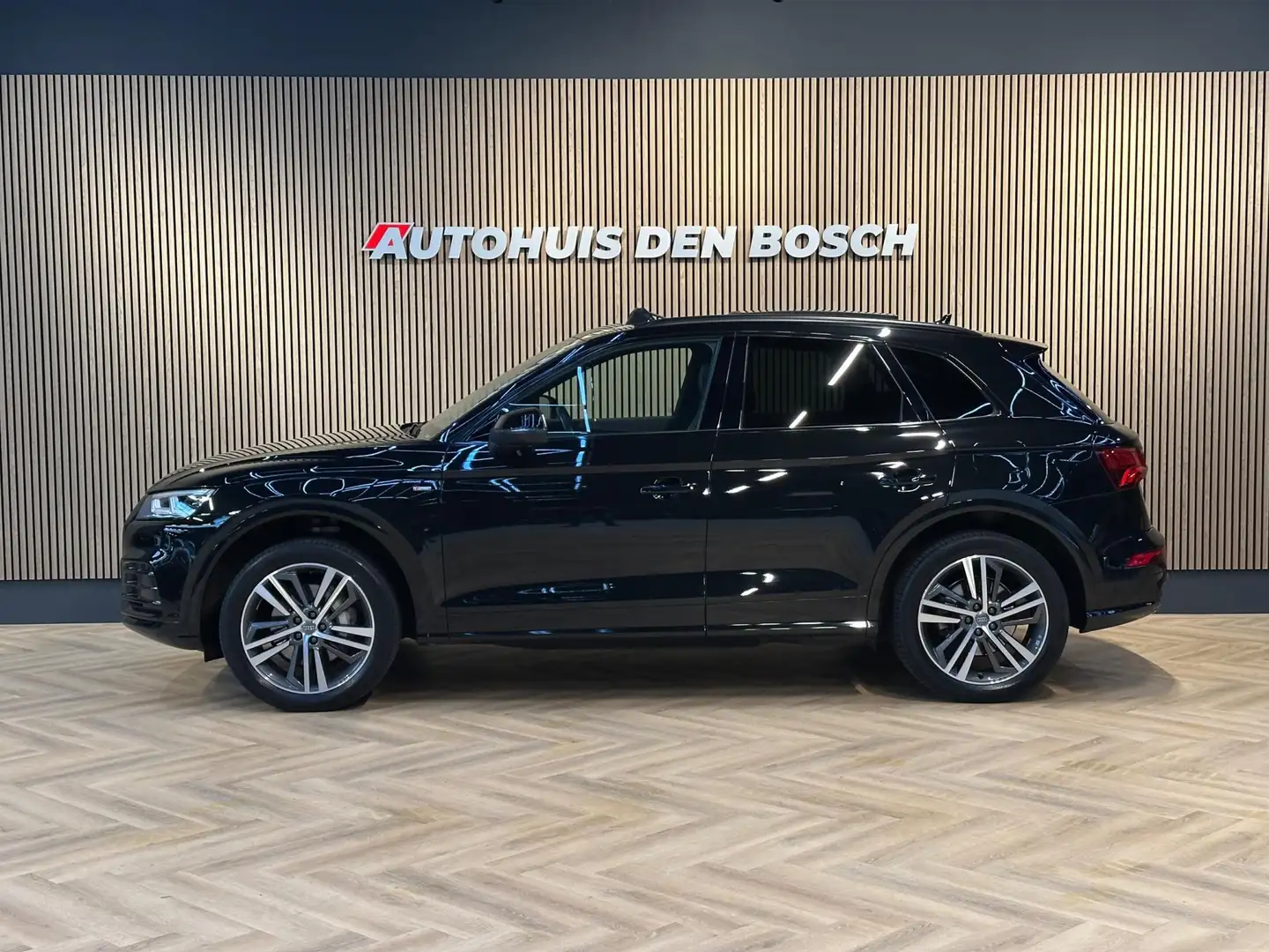 Audi Q5 55 TFSI e Quattro Competition 367PK - Pano Zwart - 2