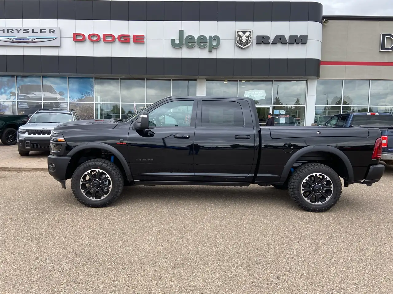 RAM 2500 снимка RAM 2500