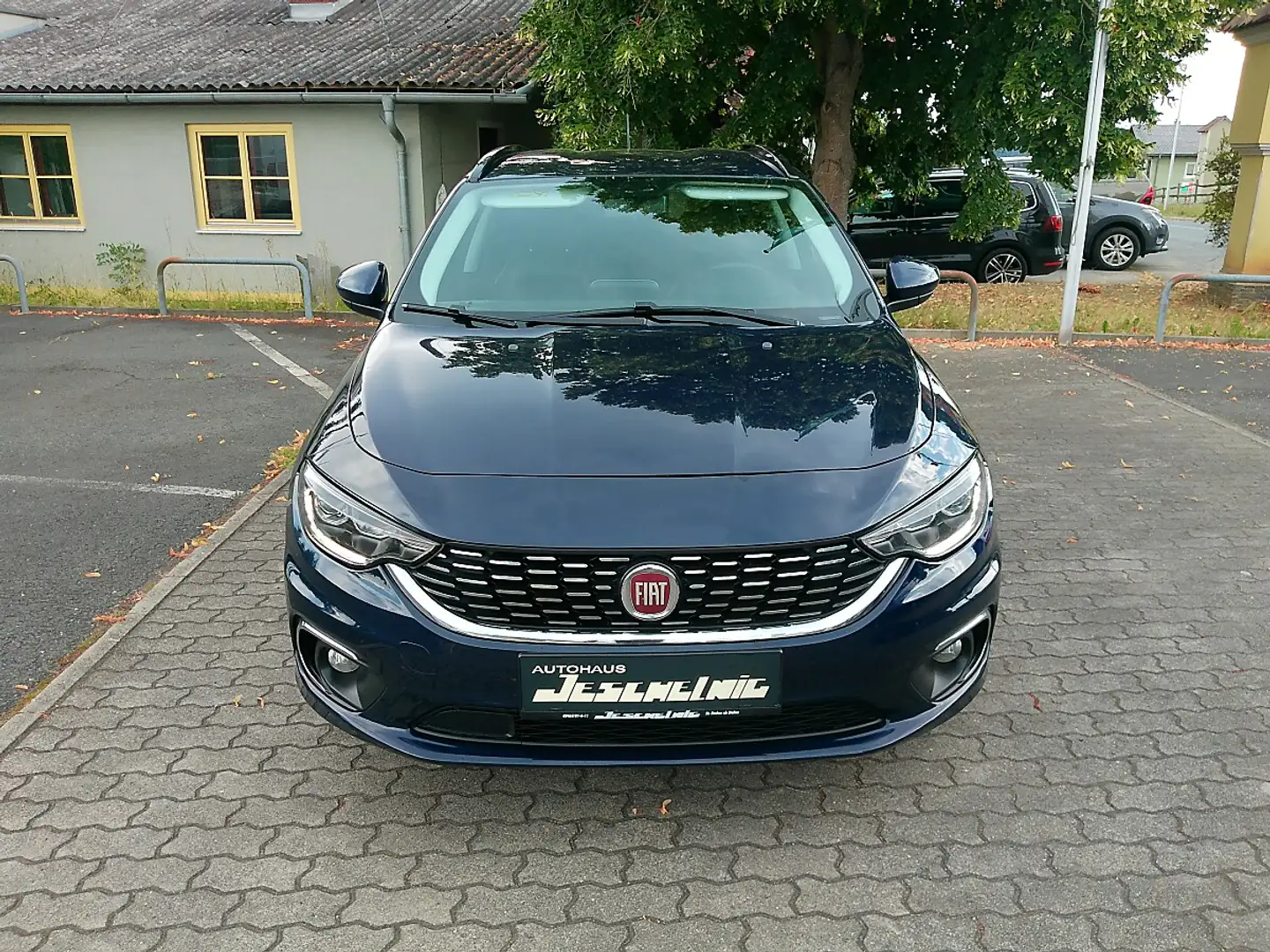 Fiat Tipo 1,6 MultiJet II 120 Start&Stop Lounge Blau - 1