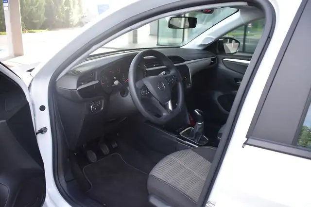 Opel Corsa view 8