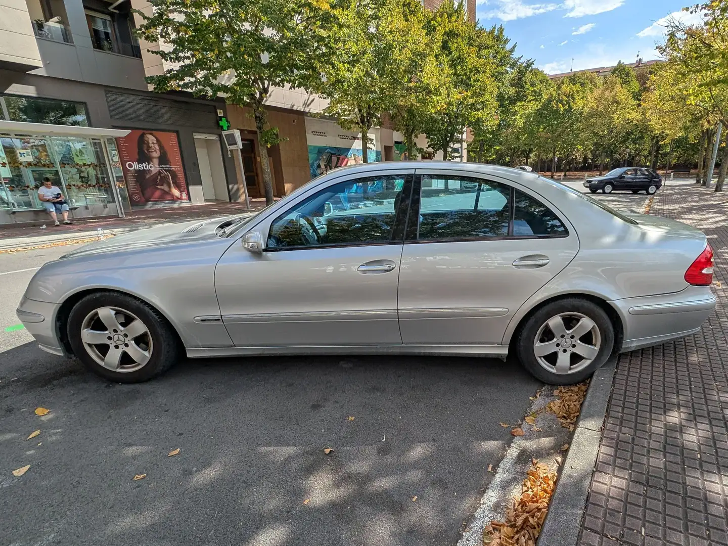 Mercedes-Benz E 240 E Familiar 240 Classic 4M Classic Silver - 1